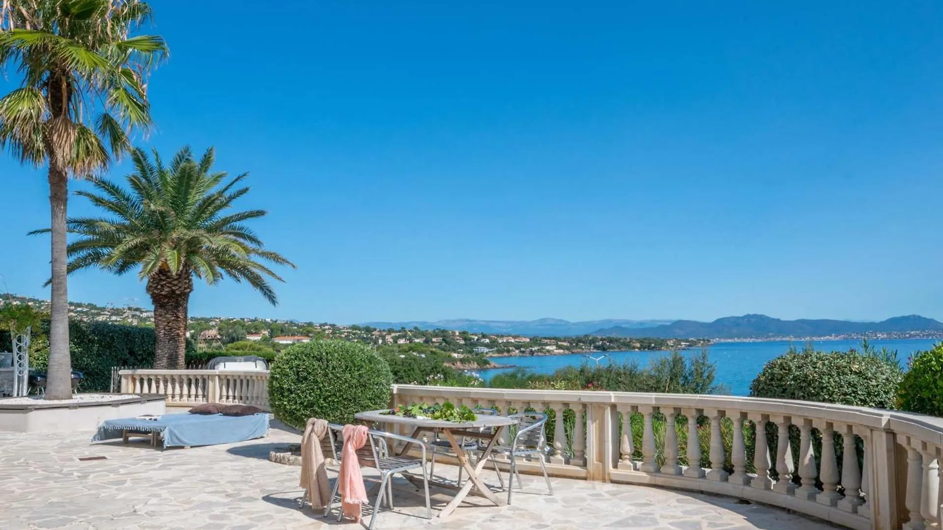 83Pano Panoramamer Les Issambres Villa